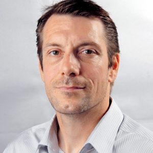Dr Michael Nicolas, responsable scientifique de la banque des yeux