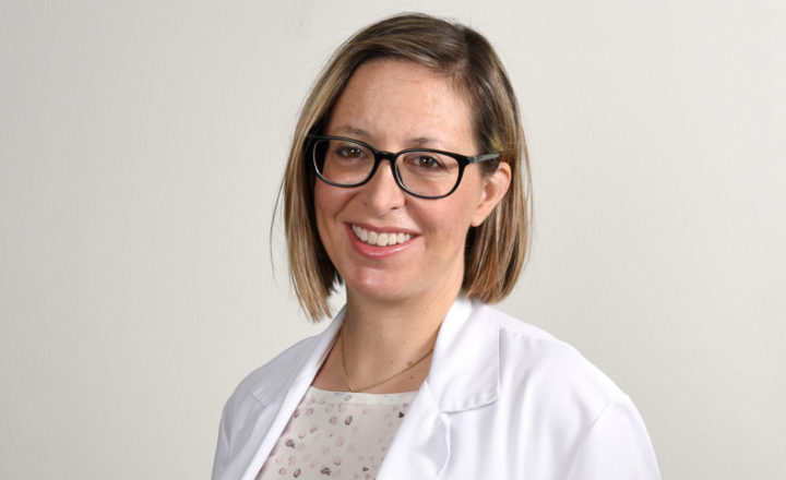 Portrait de la Dre Stathopoulos, responsable de l'unité oncologie pédiatrique.