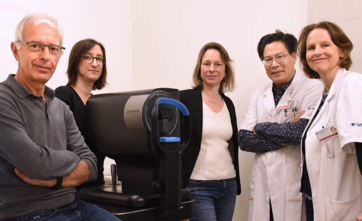 L'équipe de l'étude PHENOV avec la machine Cellularis