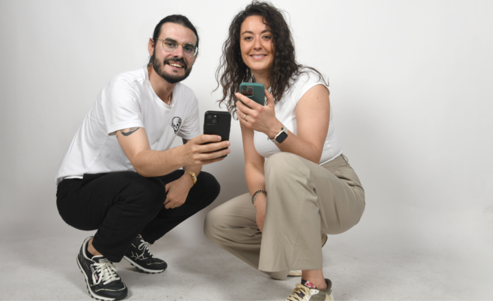 Alyssia Lohner et Claudio Fernandes travaillent à la communication et s'occupent des réseaux sociaux santé de l'Hôpital ophtalmique Jules-Gonin