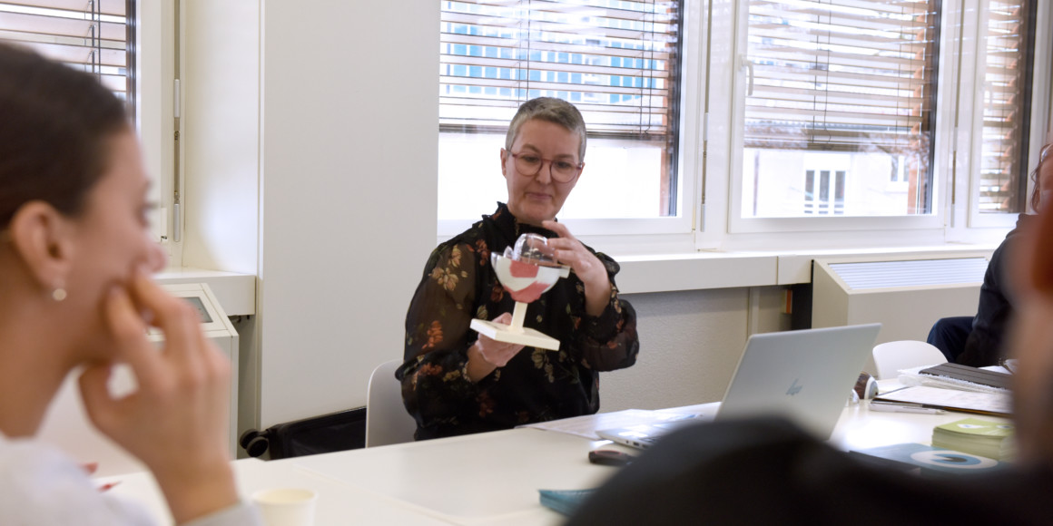 Valérie Sirieix lors d'une formation dans un CMS