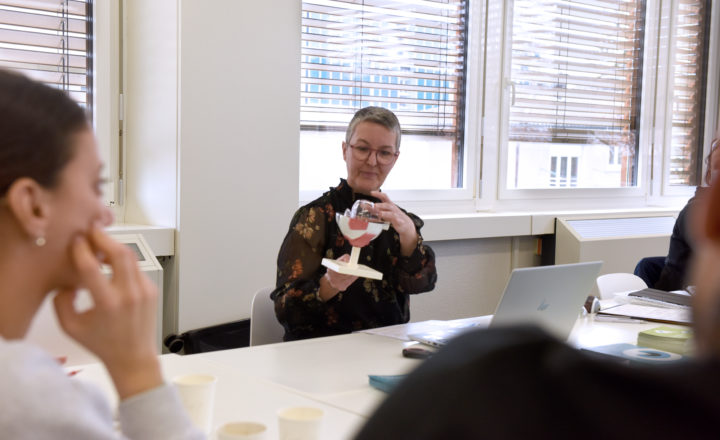 Valérie Sirieix lors d'une formation dans un CMS
