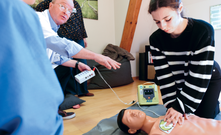 Cours de sensibilisation à la réanimation pour les collaborateurs de l'Hôpital