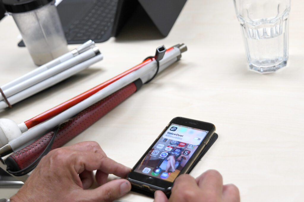 Il est possible d'ouvrir les applications avec une commande vocale.