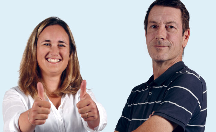Photo du Dr ès sc. Michael Nicolas, responsable scientifique de la Banque des yeux, et de la Dre ès sc. Margaux Jumeau, responsable de la pharmacie hospitalière